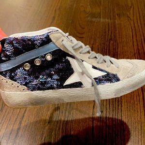 GOLDEN GOOSE size 36
Midstar sequins sneakers
